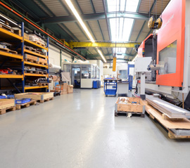 Fertigungshalle CNC-Solutions Baden